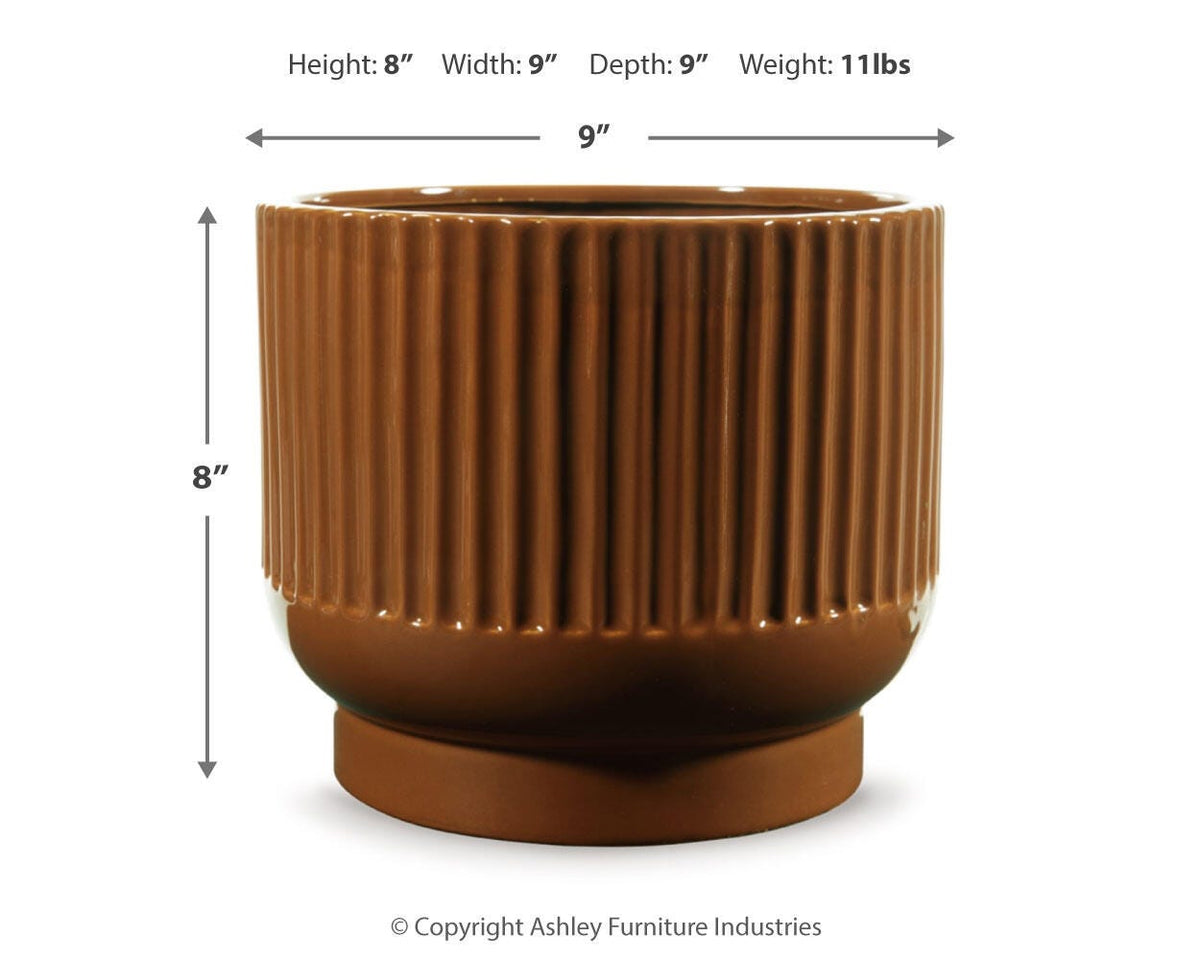 Avalyah Vase (2/CS)