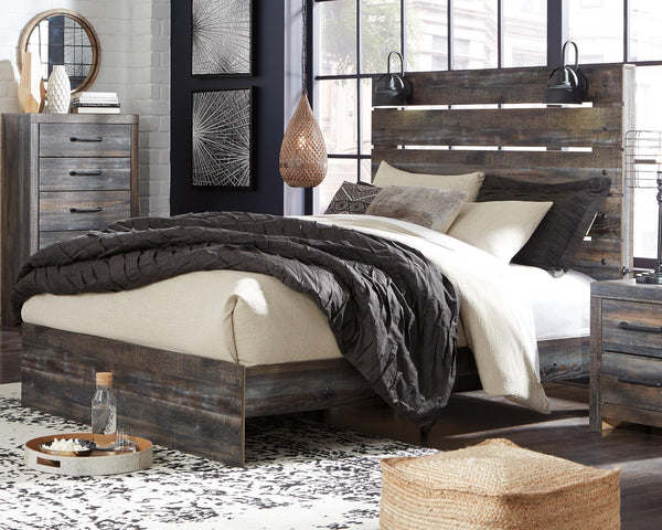 Drystan Queen Panel Bed with Mirrored Dresser