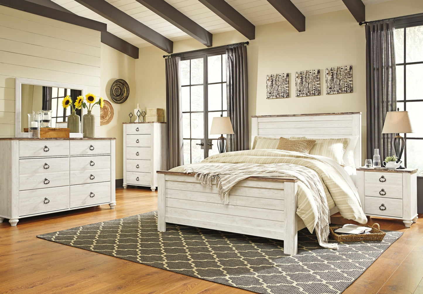 Willowton Queen Panel Bed with Mirrored Dresser and Nightstand
