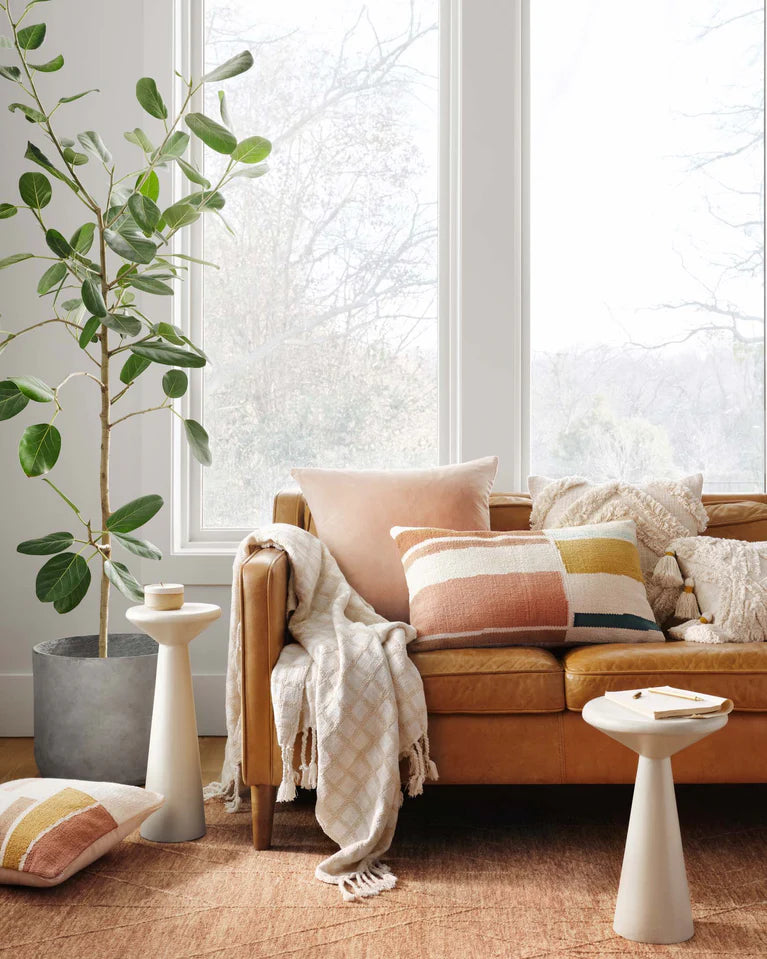 Magnolia Home de Joanna Gaines x Loloi Pillows PMH1153 Arena/Marfil