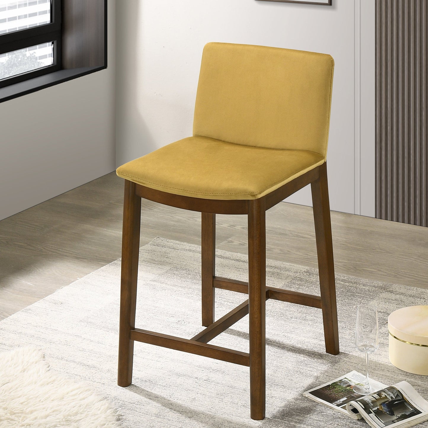 Silla de mostrador Shannon en terciopelo amarillo oscuro