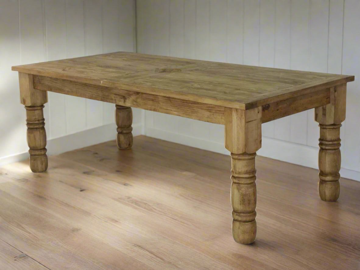 Mesa de comedor con estrella