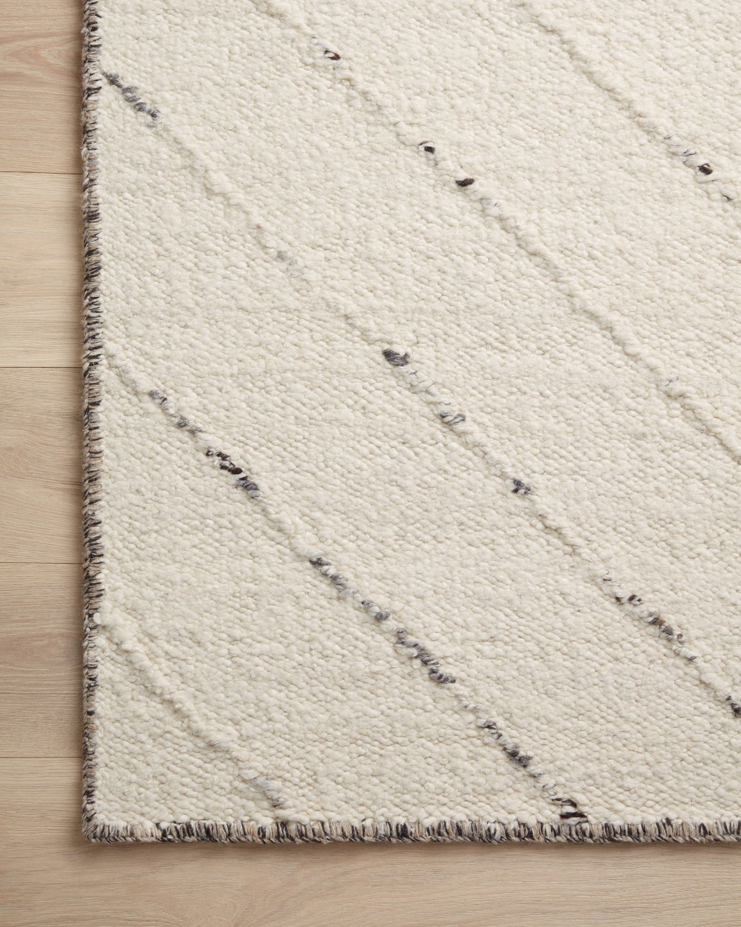 WYL-04 IVORY / BLACK