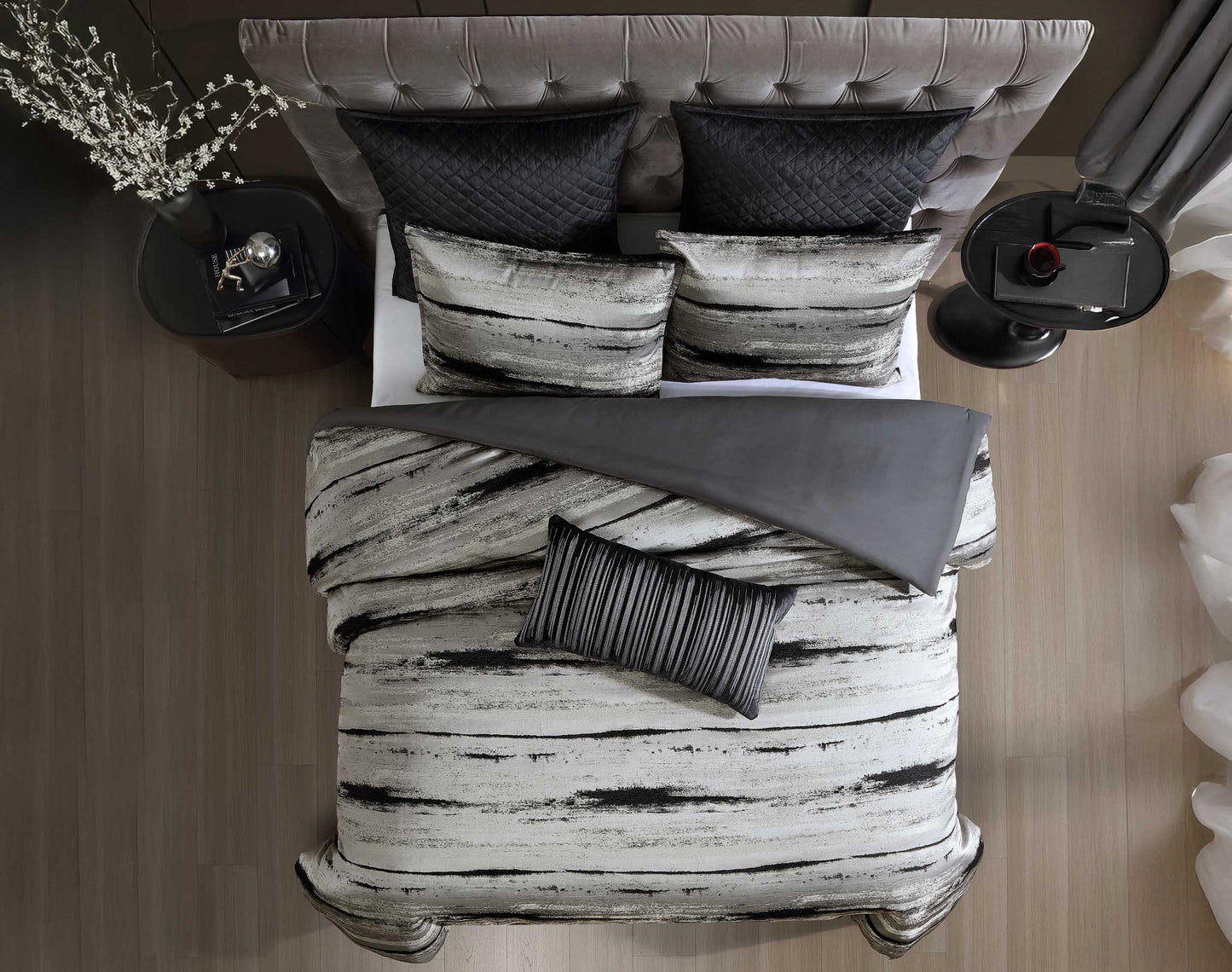 Ennis Comforter Set
