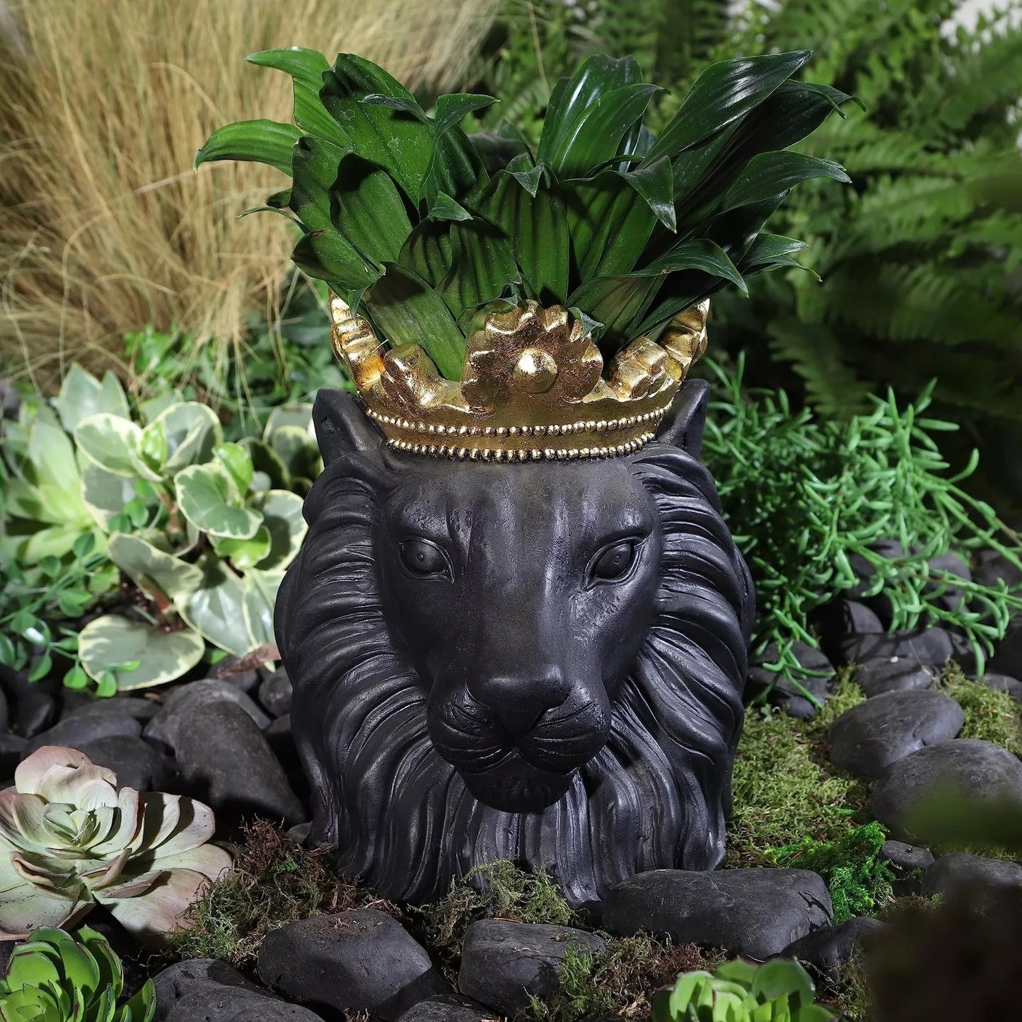9" Lion Head Planter with Crown