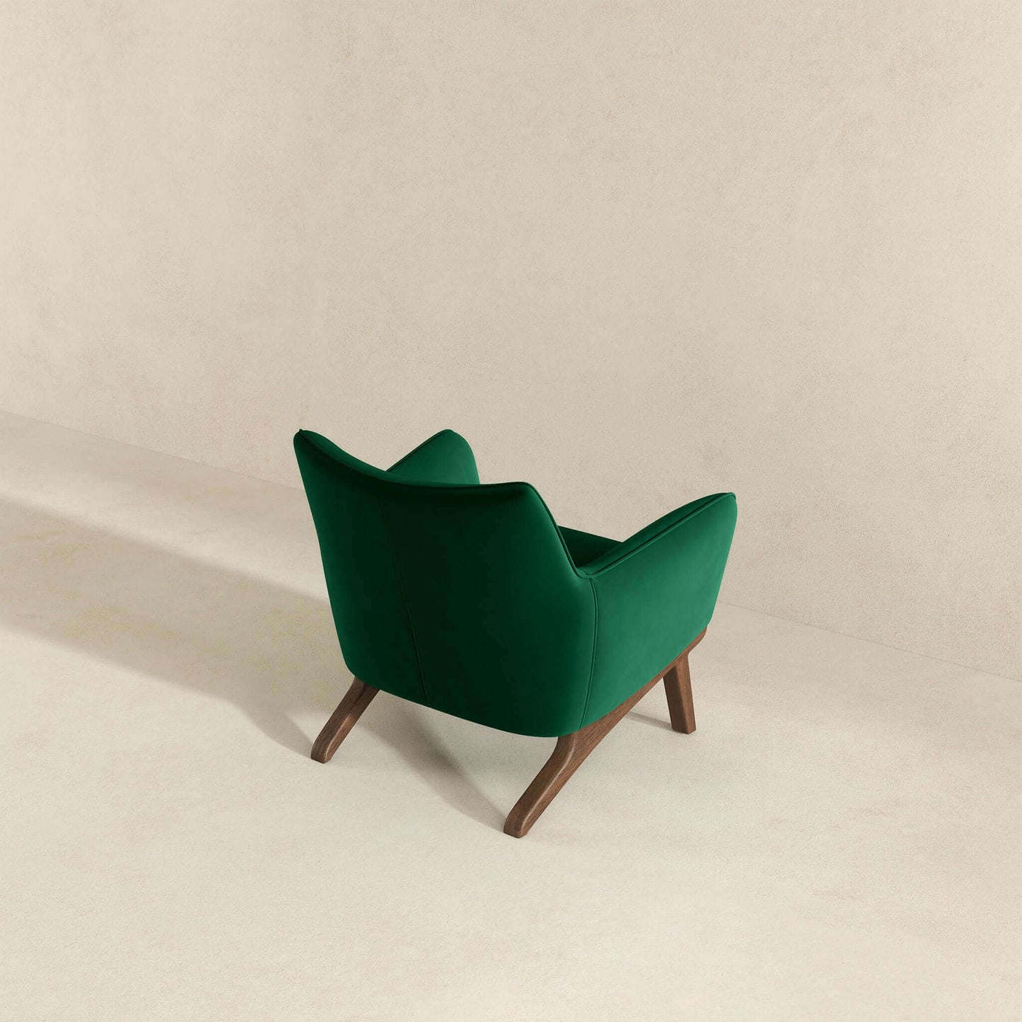 Sillón Brayden de terciopelo verde oscuro de mediados de siglo