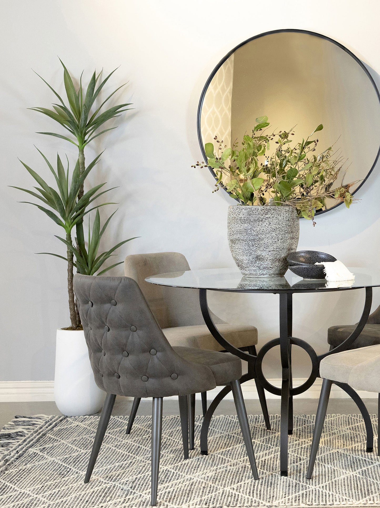 Silla de comedor tapizada Cosmo gris (juego de 2)
