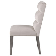 Silla de comedor Carla tapizada en terciopelo color fresno (juego de 2)