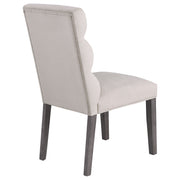 Silla de comedor Carla tapizada en terciopelo color fresno (juego de 2)