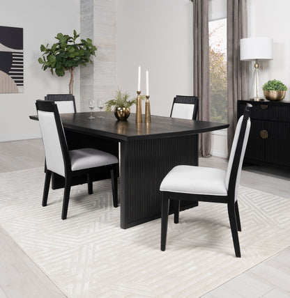 Mesa de comedor extensible Brookmead, color negro