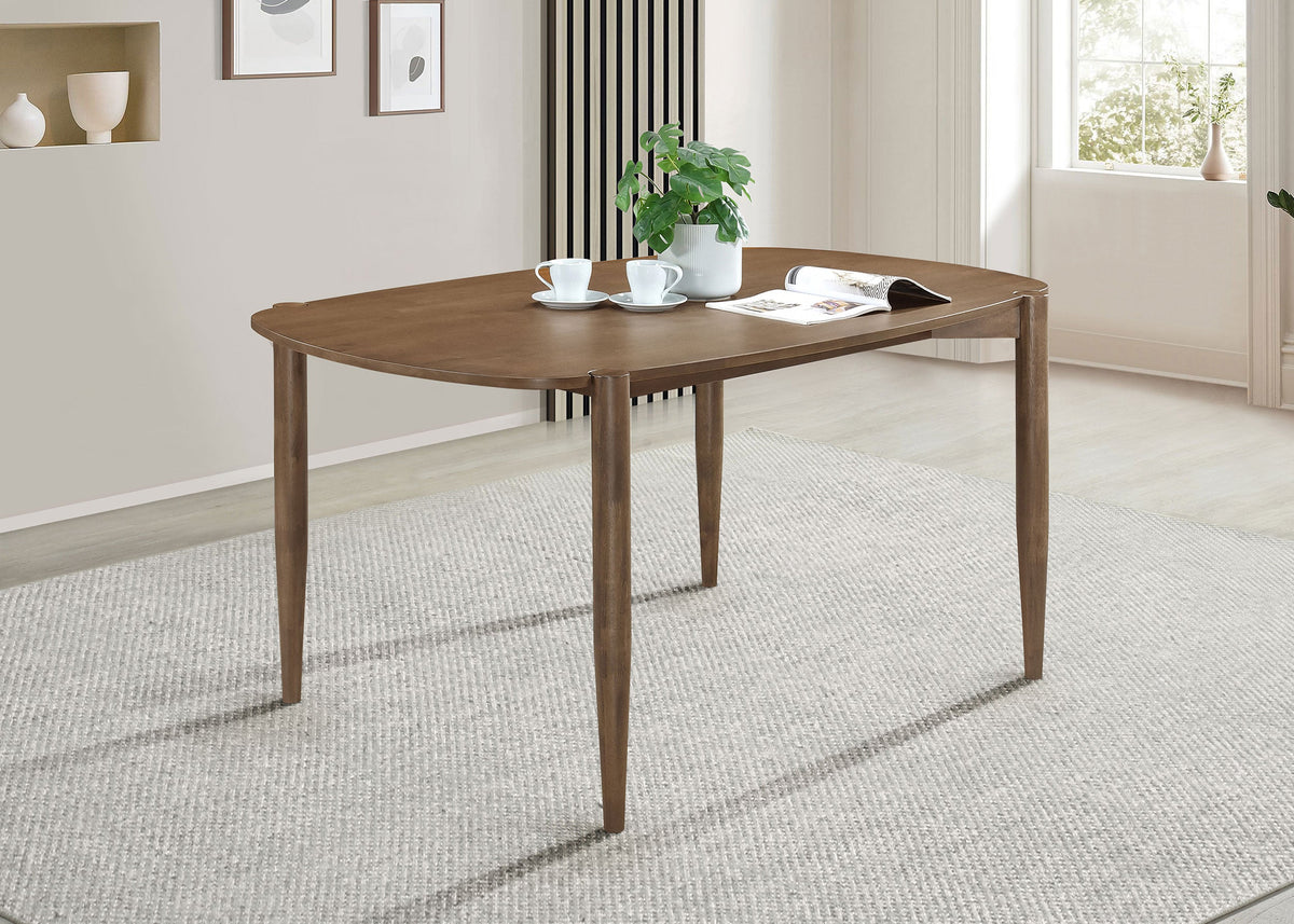 Mesa de comedor ovalada Dortch de madera maciza de 63 pulgadas en nogal