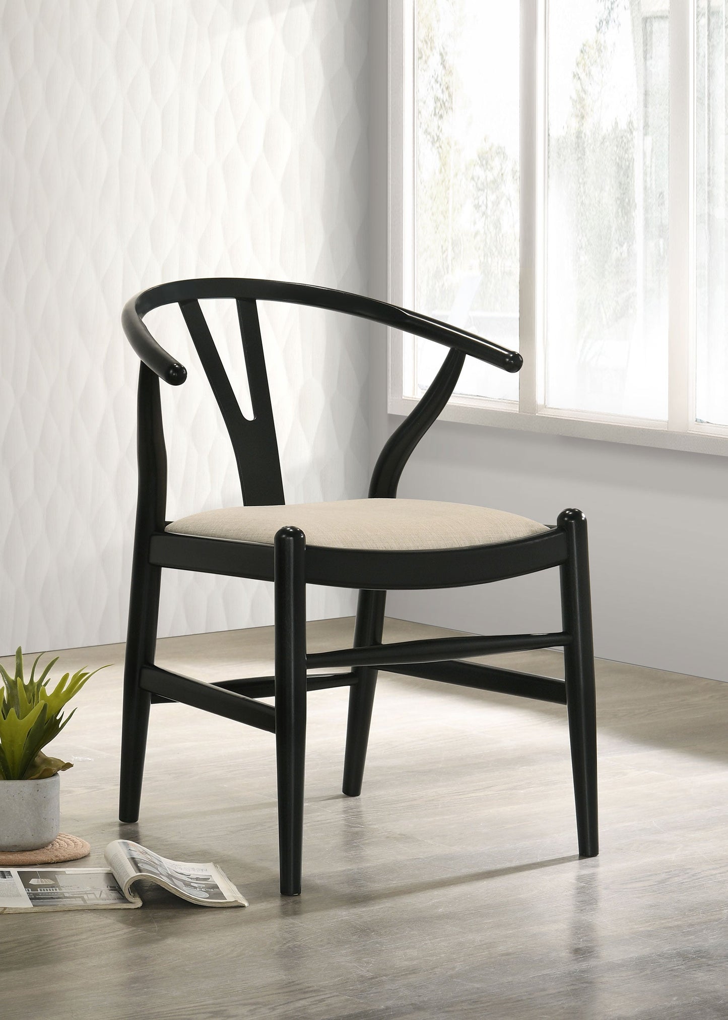 Silla de comedor Crestmont Wood Wishbone negra (juego de 2)