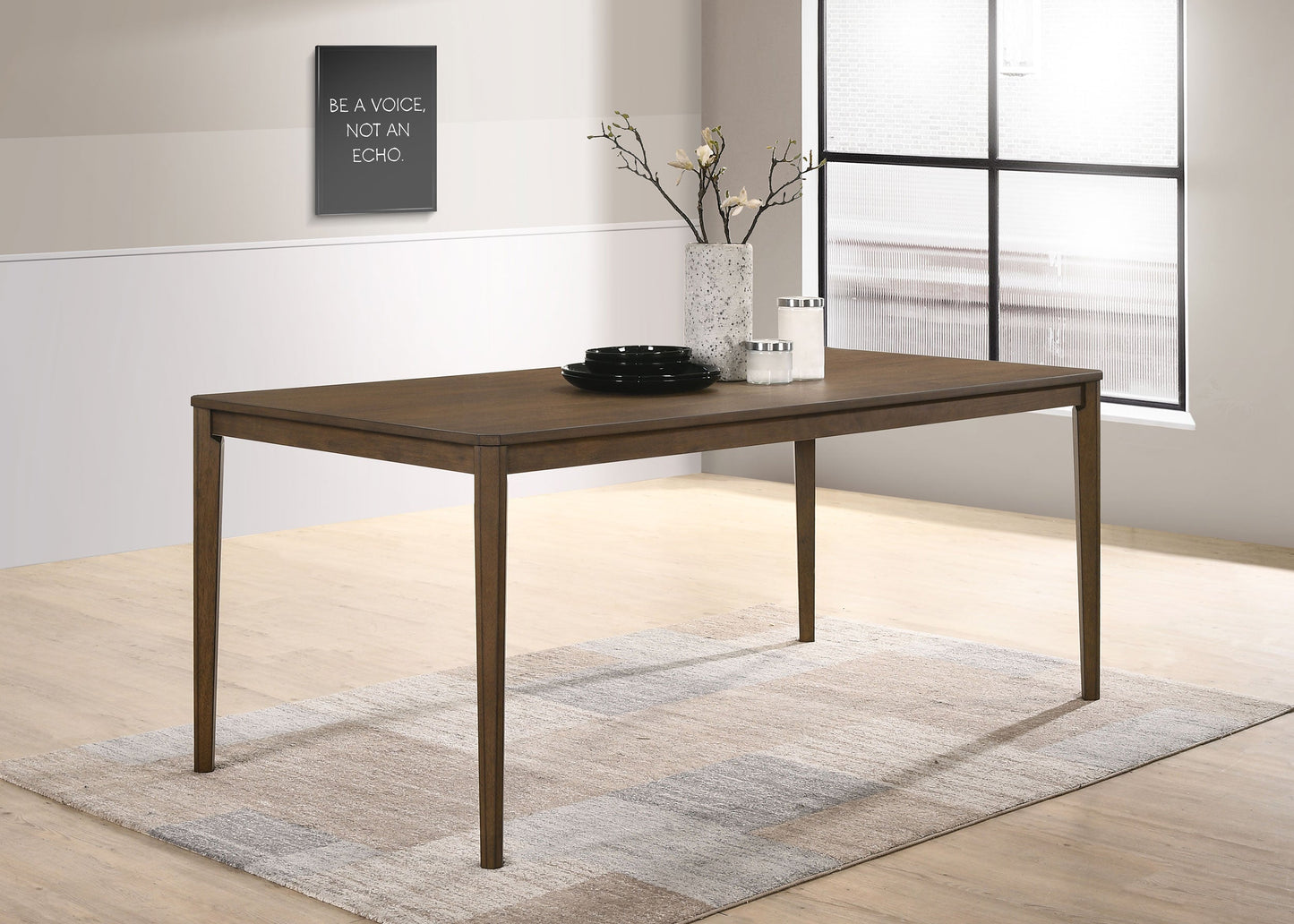 Mesa de comedor rectangular de madera Wethersfield de 71 pulgadas en nogal