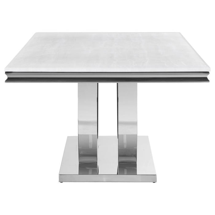 Mesa de comedor rectangular Kerwin con tapa de mármol sintético