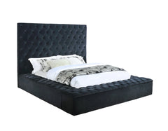 Elegante Black Upholstered Platform Bed with Tufting