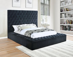 Elegante Black Upholstered Platform Bed with Tufting