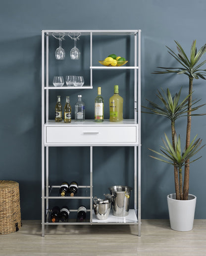 Vitrina bar para vinos Figueroa con 5 estantes y luces LED, color blanco brillante