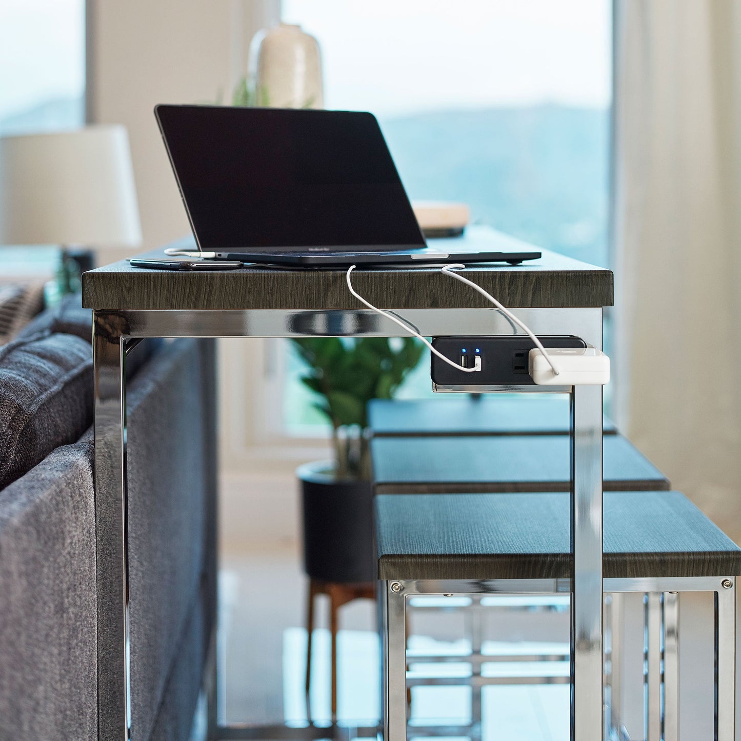 Juego de mesa de comedor Cassidy de altura de mostrador en roble oscuro