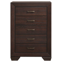 Cómoda de dormitorio Kauffman de 5 cajones en color cacao oscuro