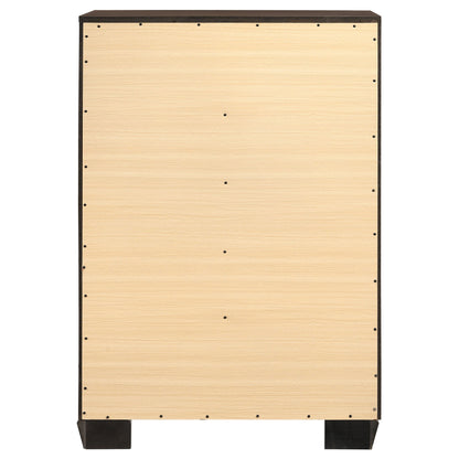 Cómoda de dormitorio Kauffman de 5 cajones en color cacao oscuro