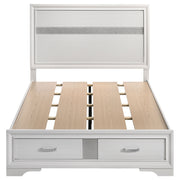 Cama Miranda de 51 pulgadas con paneles de almacenamiento de madera, color negro