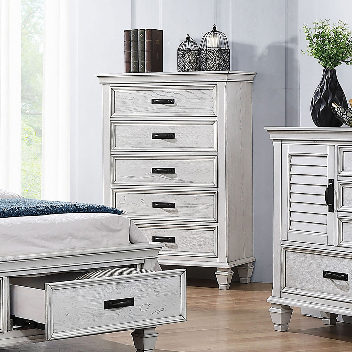 Cómoda de dormitorio Franco de 5 cajones en blanco desgastado