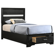 Cama Miranda de 51 pulgadas con paneles de almacenamiento de madera, color negro