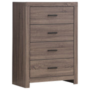 Cómoda de dormitorio Brantford de 4 cajones en roble barril