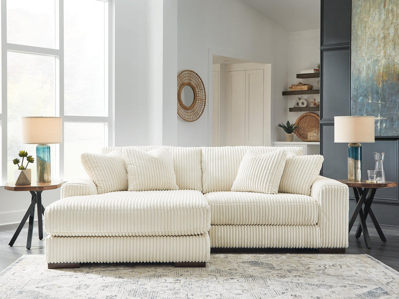 Lindyn 2-Piece Sectional with Chaise