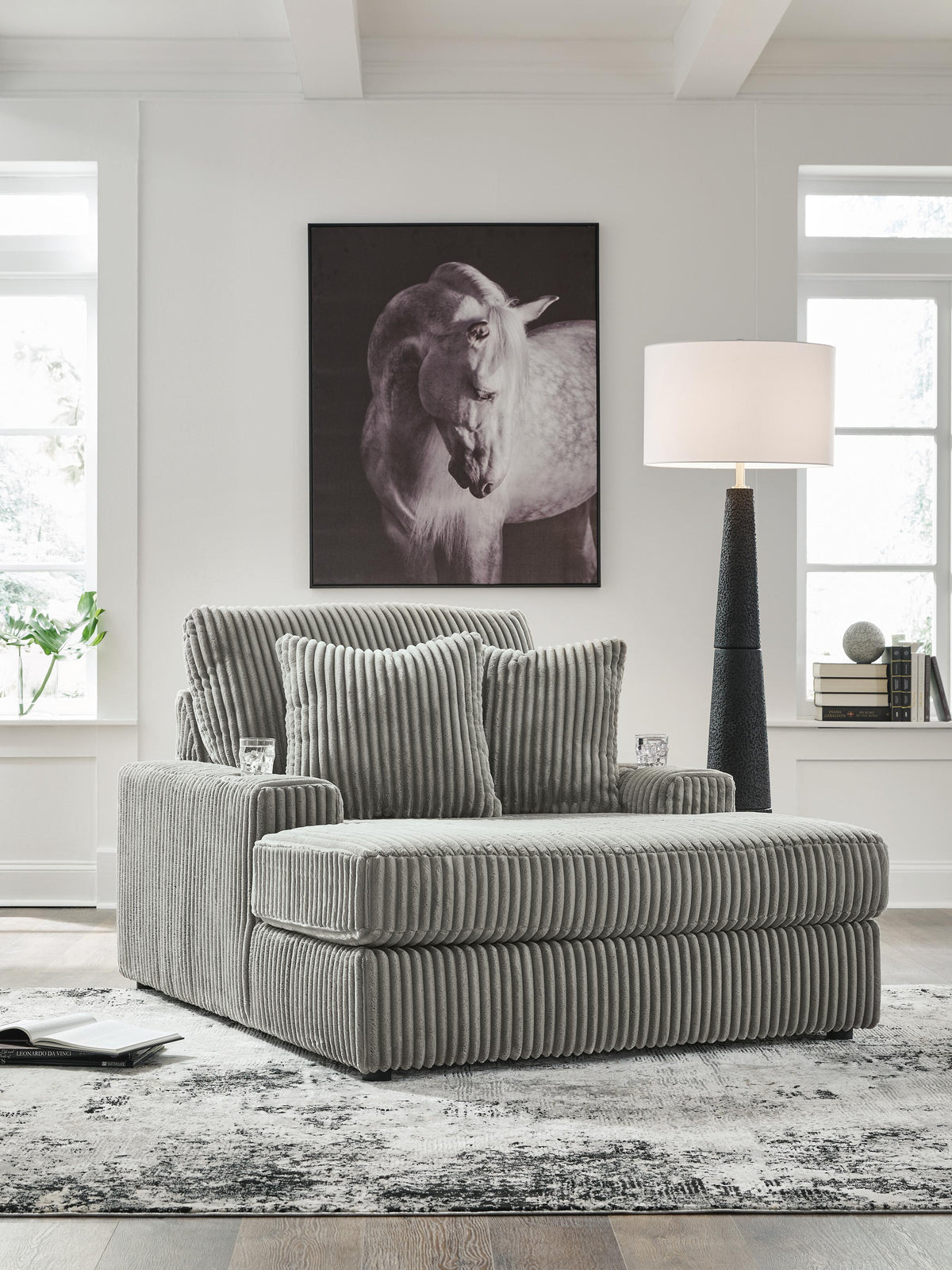 Lindyn 51in Chaise