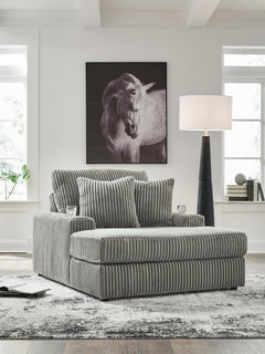 Lindyn 51in Chaise