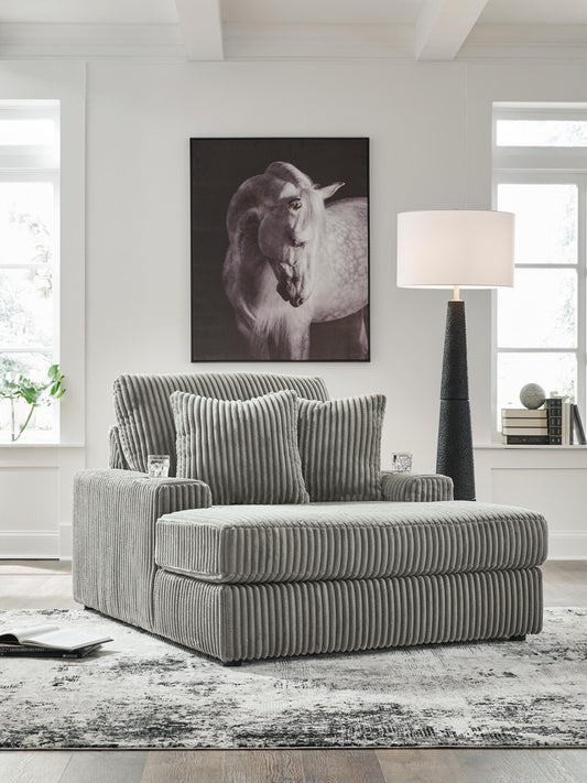 Lindyn 51in Chaise