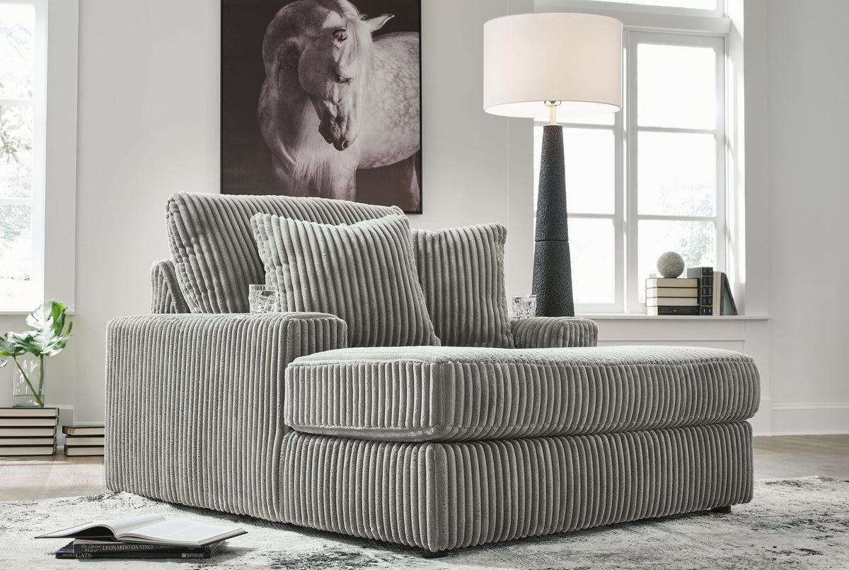 Lindyn 51in Chaise