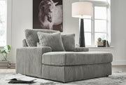 Lindyn 51in Chaise