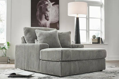 Lindyn 51in Chaise