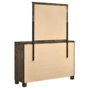 Cómoda Woodmont de 8 cajones en marrón dorado rústico
