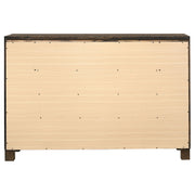 Cómoda Woodmont de 8 cajones en marrón dorado rústico