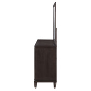 Cómoda Emberlyn de 6 cajones marrón