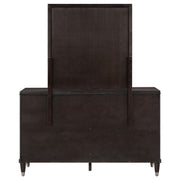 Cómoda Emberlyn de 6 cajones marrón