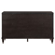 Cómoda Emberlyn de 6 cajones marrón
