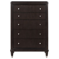 Cómoda de dormitorio Emberlyn de 5 cajones marrón