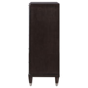 Cómoda de dormitorio Emberlyn de 5 cajones marrón