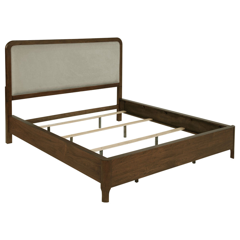 Cama tapizada Maderia de 57 pulgadas en color nogal