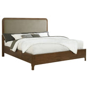 Cama tapizada Maderia de 57 pulgadas en color nogal