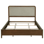 Cama tapizada Maderia de 57 pulgadas en color nogal