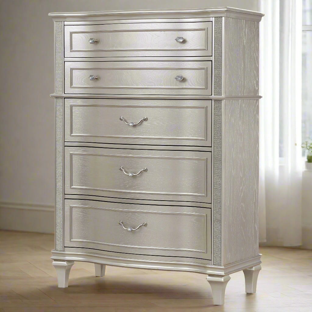 Cómoda Evangeline de 6 cajones: glamour y funcionalidad