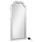 Espejo de pie Evangeline Length con luz LED en roble plateado