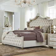 Cama Antonella tapizada con paneles color marfil