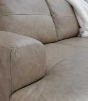 Amuleto 2-Piece Sectional with RAF Corner Chaise