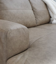 Amuleto 2-Piece Sectional with LAF Corner Chaise